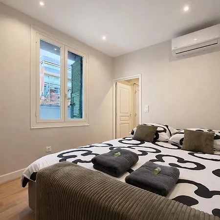 Small 3-room Monaco